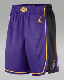 JORDAN LAKERS SWINGMAN SHORTSIT