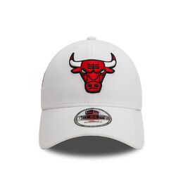 NEW ERA BULLS 9FORTY LIPPIS VALKOINEN